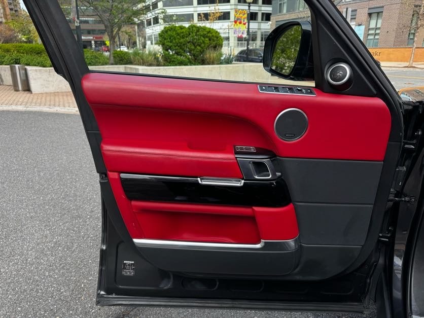 Vehicle image 19 of 49