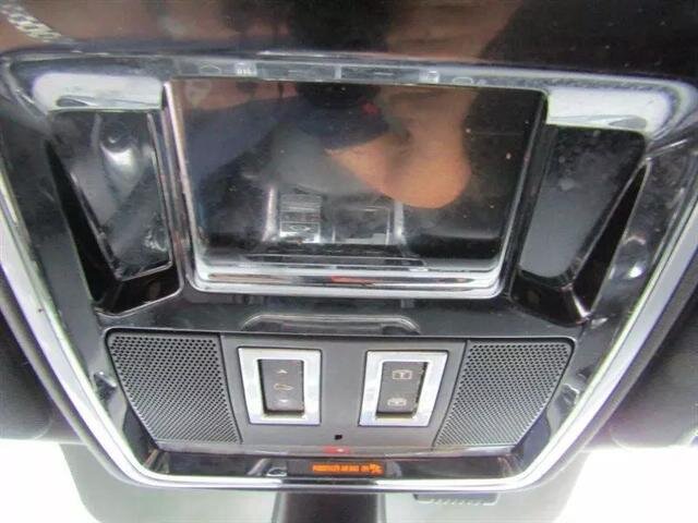 Vehicle image 48 of 50