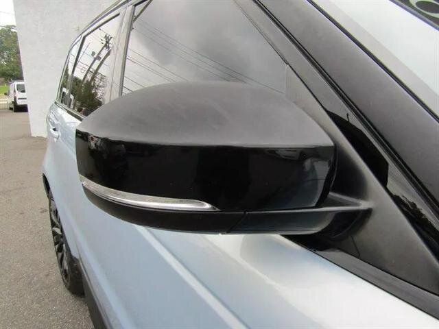 Vehicle image 13 of 50