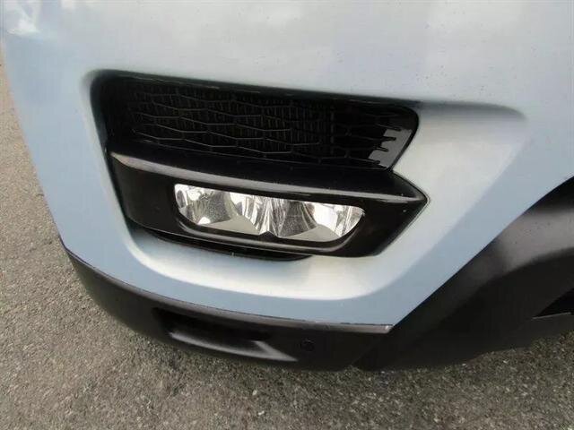 Vehicle image 10 of 50