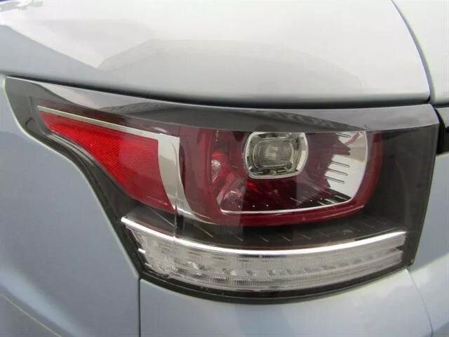 Vehicle image 15 of 50
