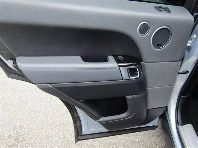 Vehicle image 25 of 50