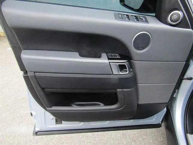 Vehicle image 23 of 50