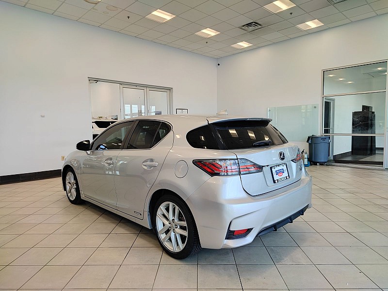 2015 Lexus CT Hybrid 200h Image 7 of 29