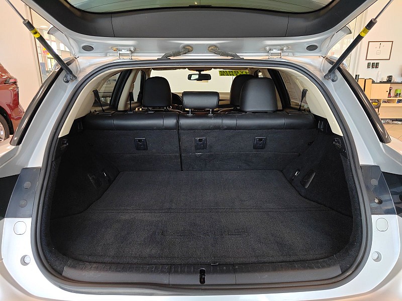 2015 Lexus CT Hybrid 200h Image 9 of 29