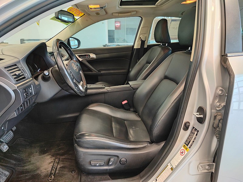 2015 Lexus CT Hybrid 200h Image 13 of 29