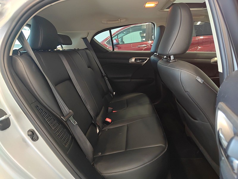 2015 Lexus CT Hybrid 200h Image 10 of 29