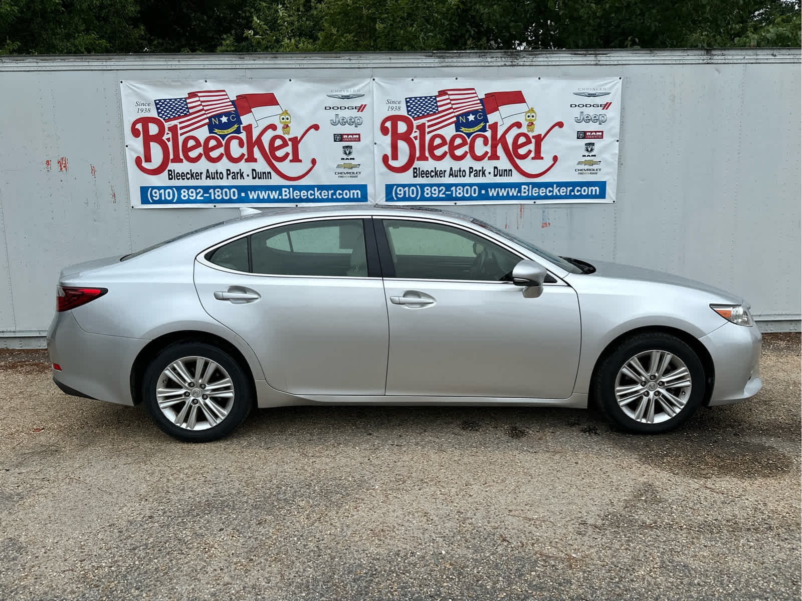 Vehicle image 4 of 47