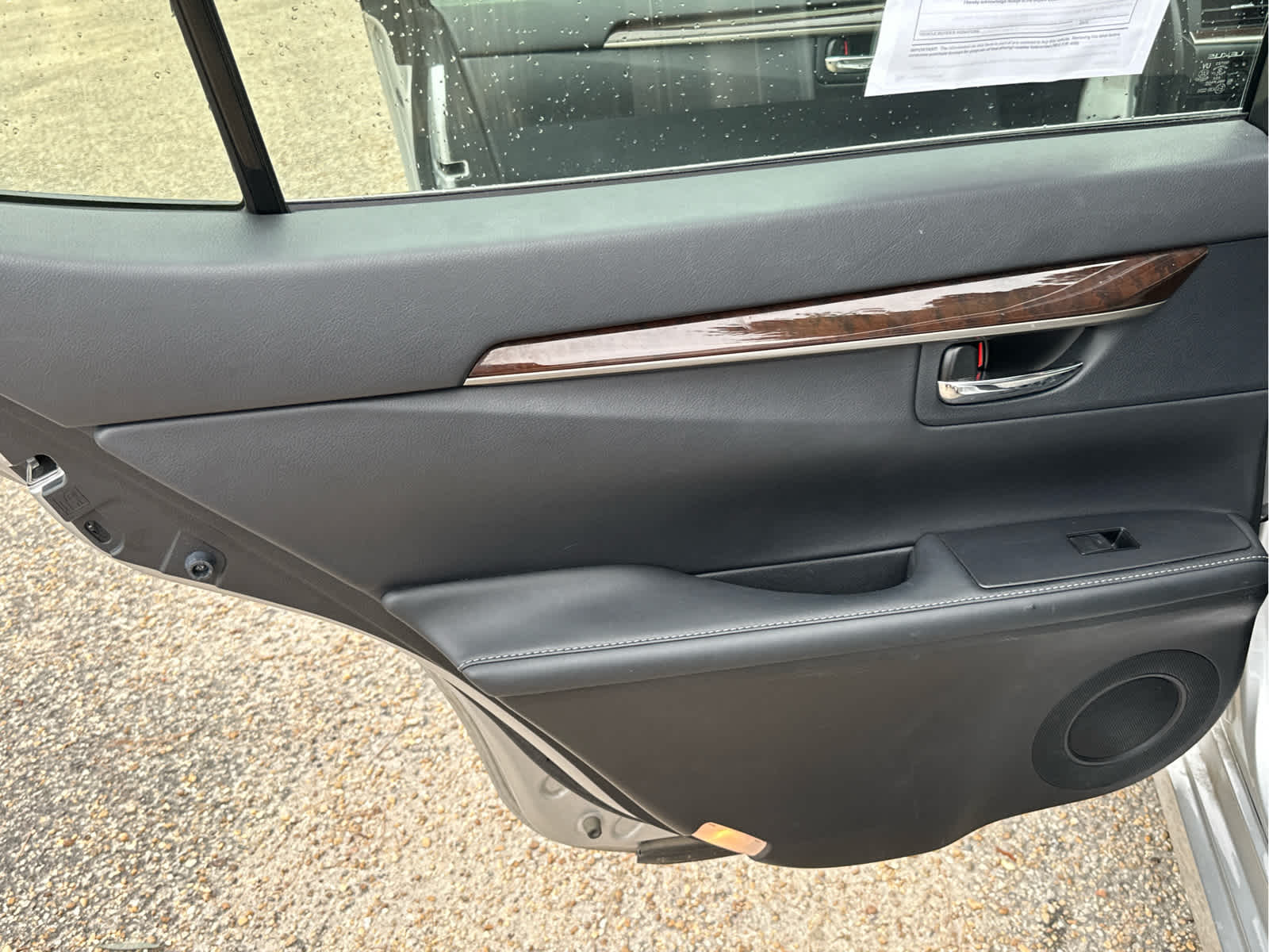 Vehicle image 43 of 47