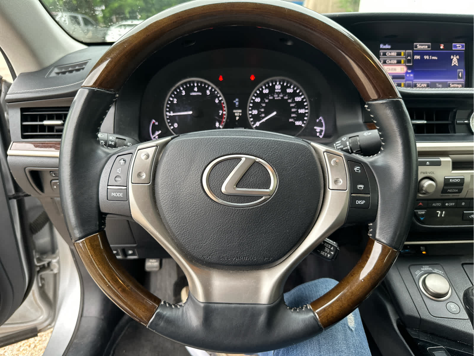 Vehicle image 26 of 47