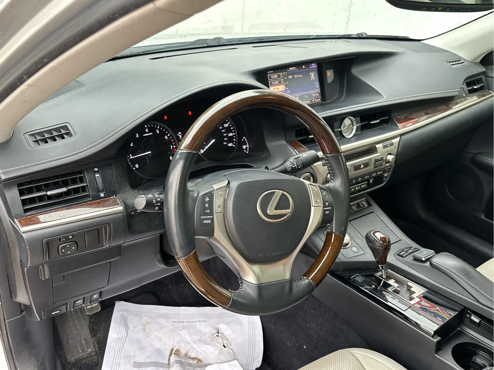Vehicle image 25 of 47
