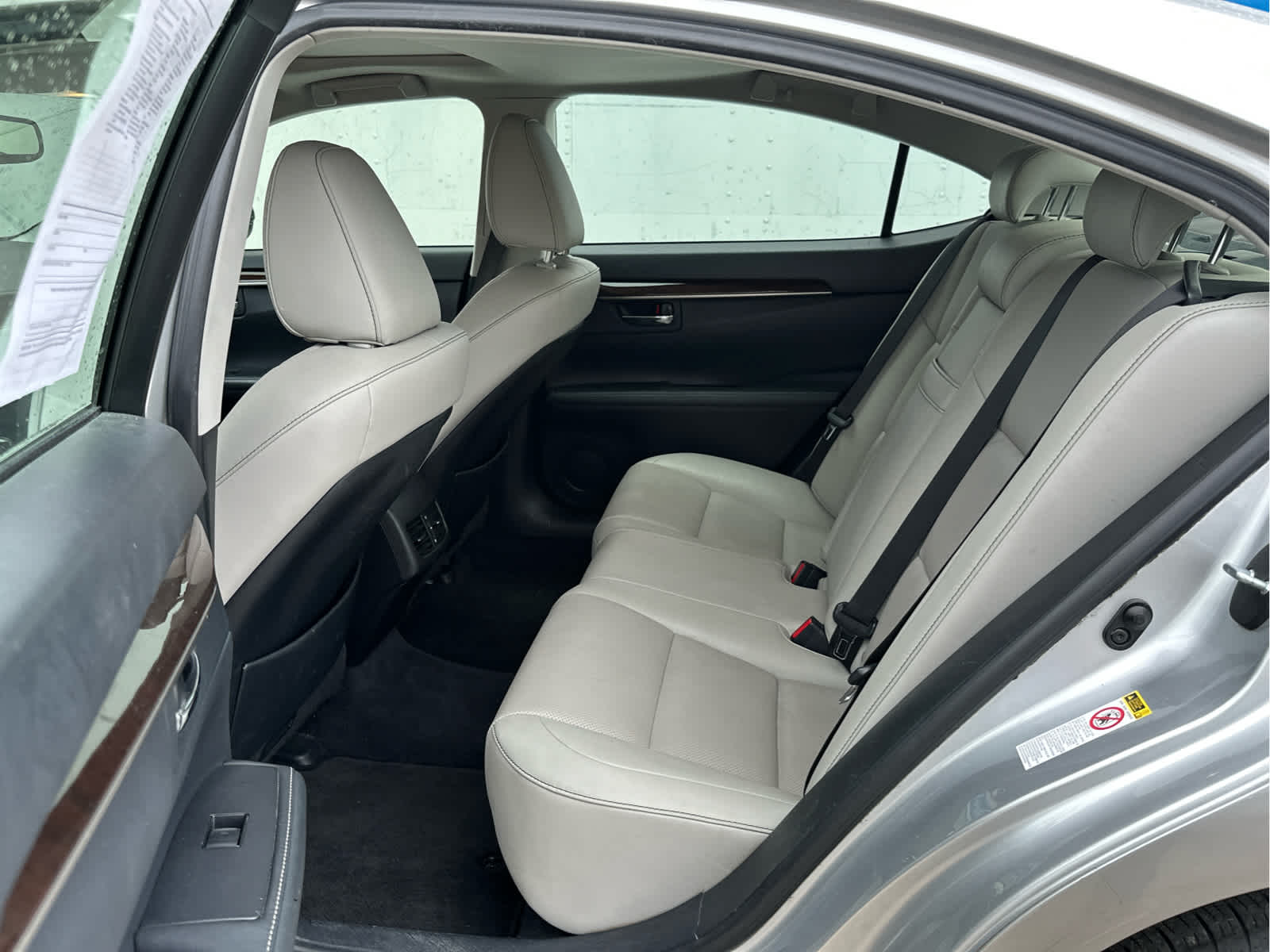 Vehicle image 44 of 47