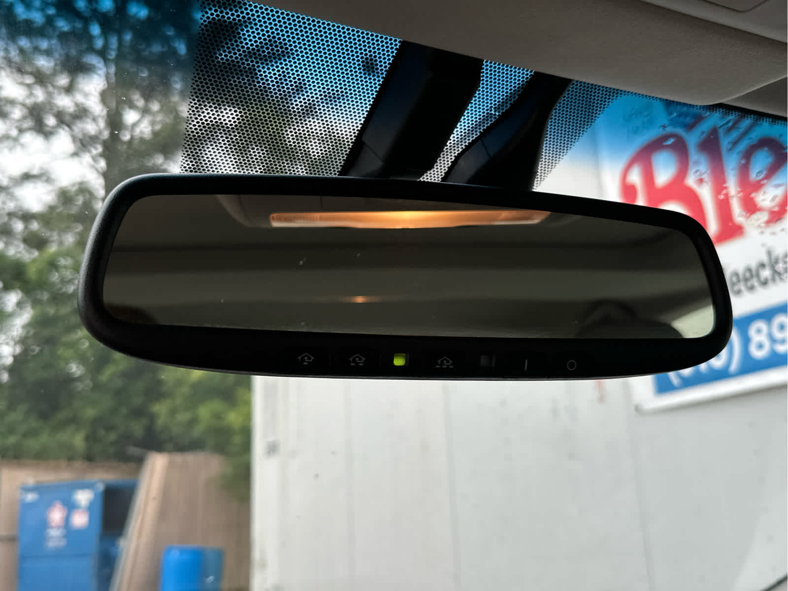 Vehicle image 41 of 47