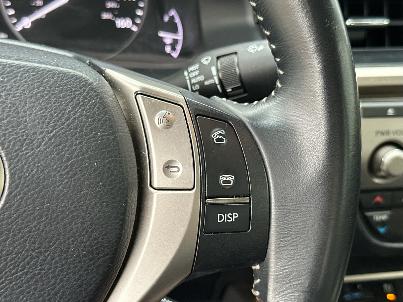 Vehicle image 28 of 47
