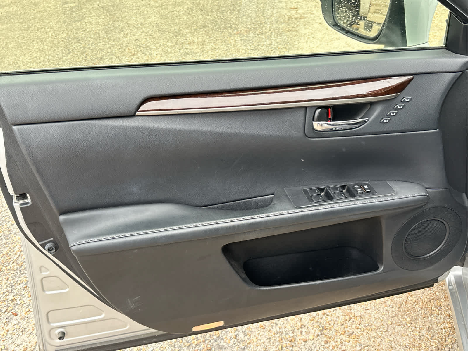 Vehicle image 19 of 47