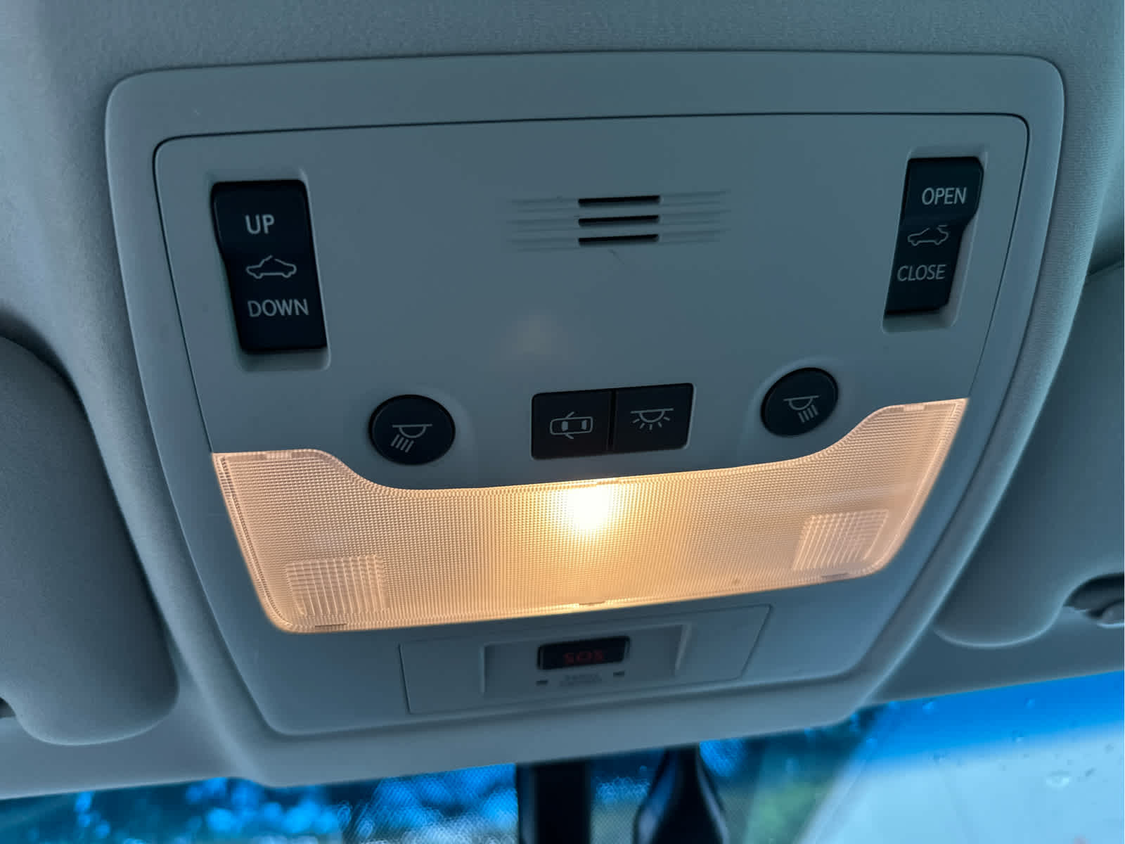 Vehicle image 42 of 47