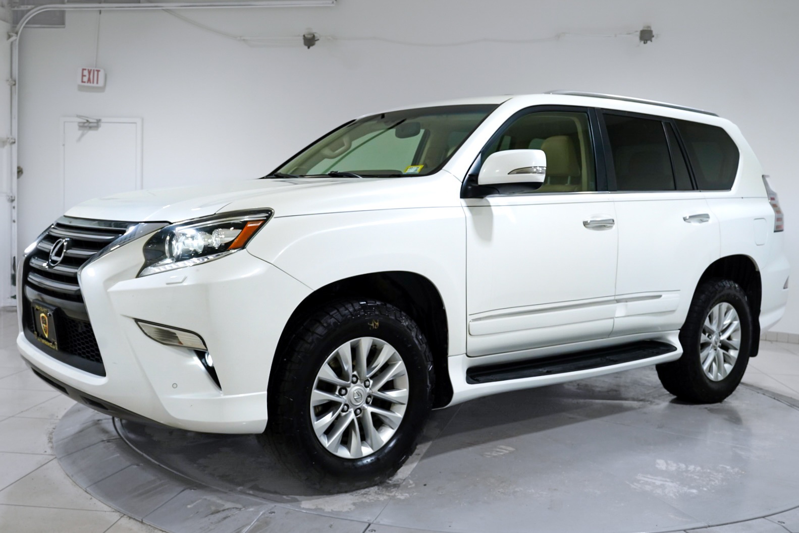 2015 Lexus GX 460 Image 2 of 56
