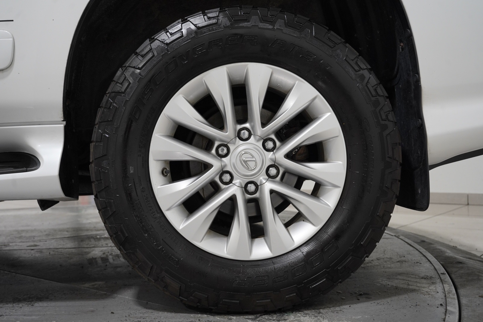 2015 Lexus GX 460 Image 14 of 56