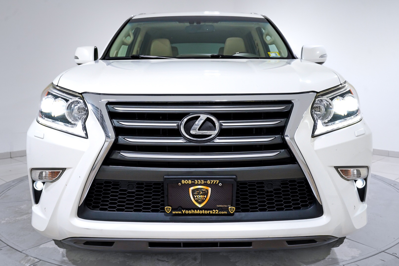 2015 Lexus GX 460 Image 4 of 56
