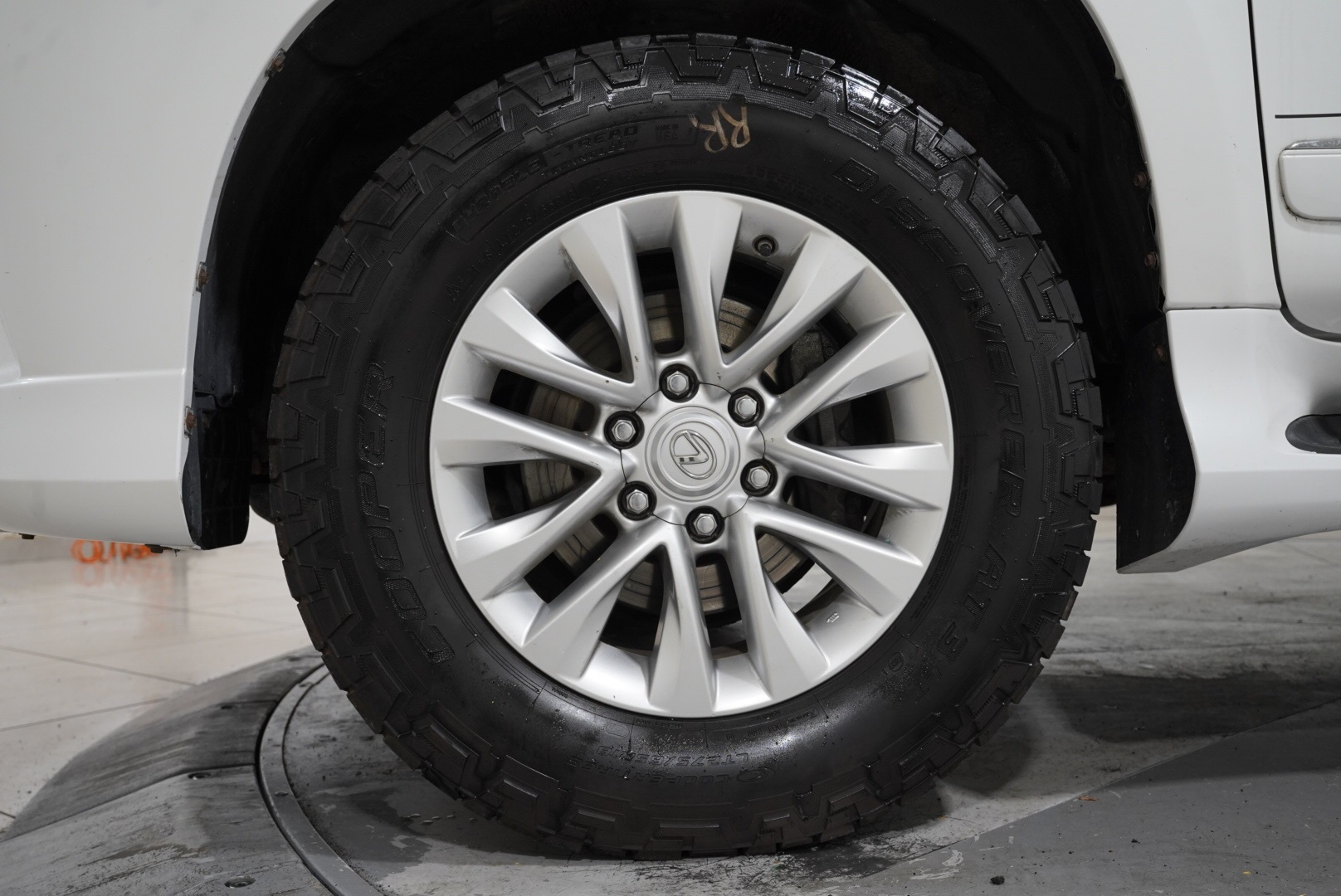 2015 Lexus GX 460 Image 15 of 56