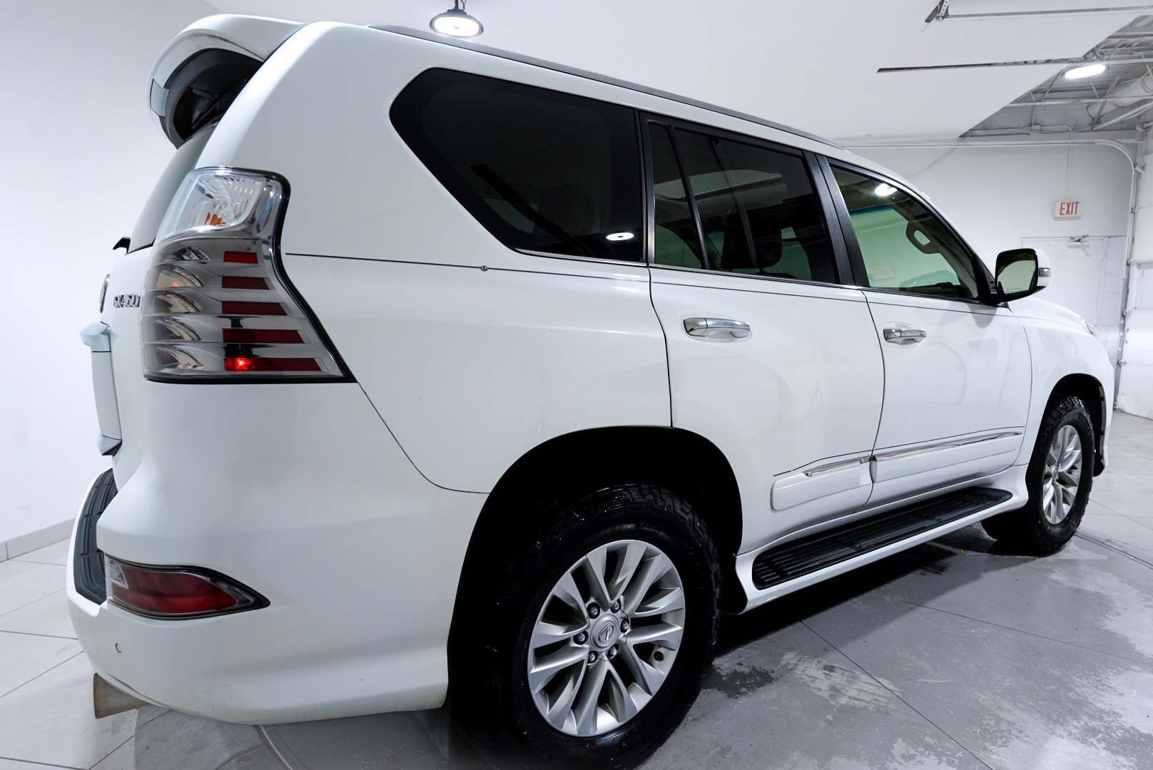 2015 Lexus GX 460 Image 8 of 56