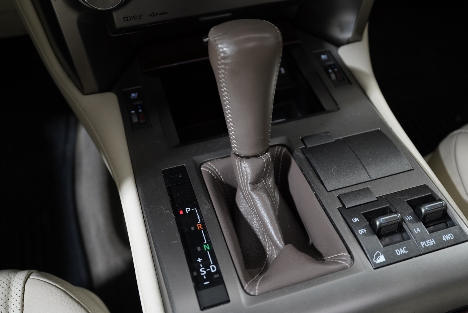 2015 Lexus GX 460 Image 29 of 56