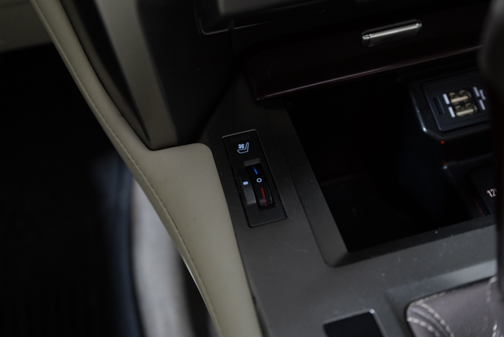 2015 Lexus GX 460 Image 30 of 56