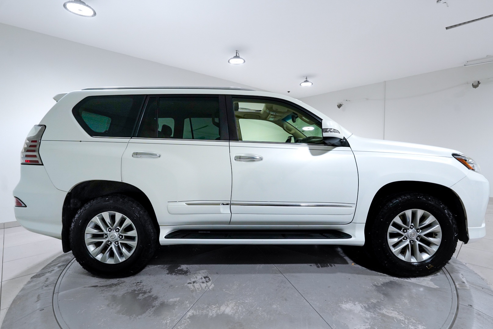 2015 Lexus GX 460 Image 7 of 56