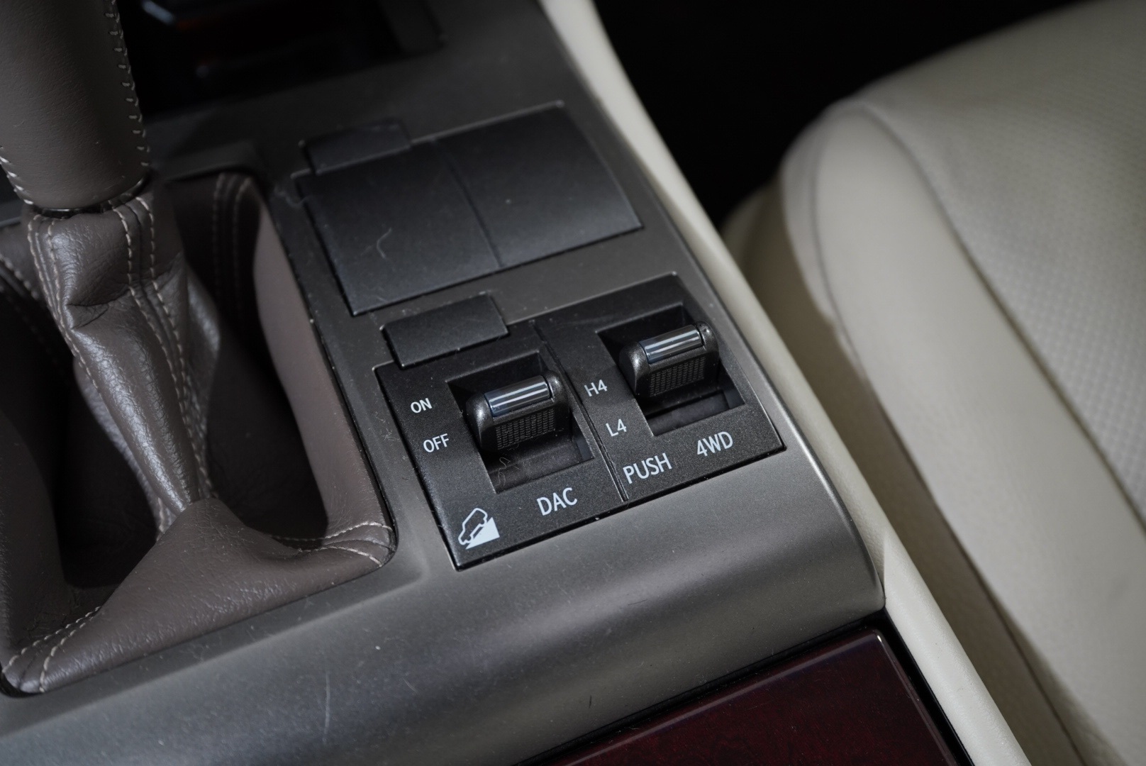 2015 Lexus GX 460 Image 47 of 56