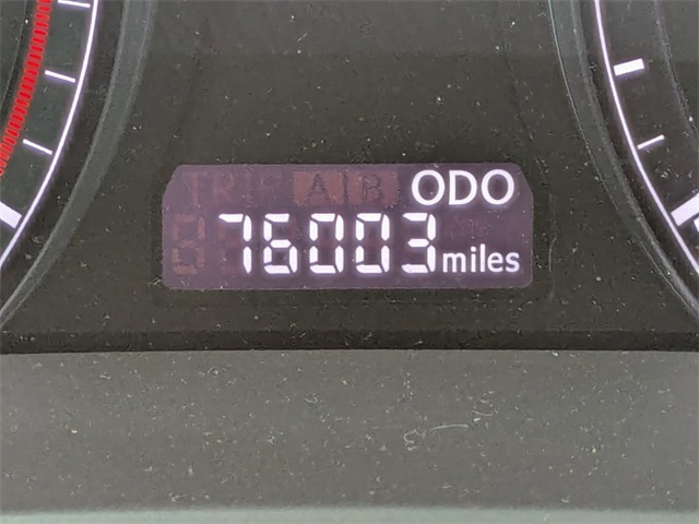 Vehicle image 31 of 33
