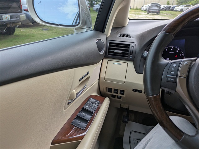 Vehicle image 29 of 33