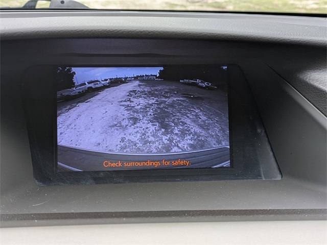 Vehicle image 25 of 33