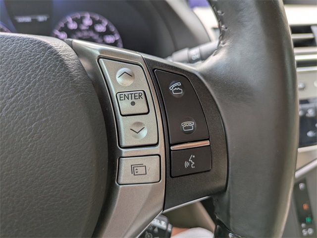 Vehicle image 28 of 33