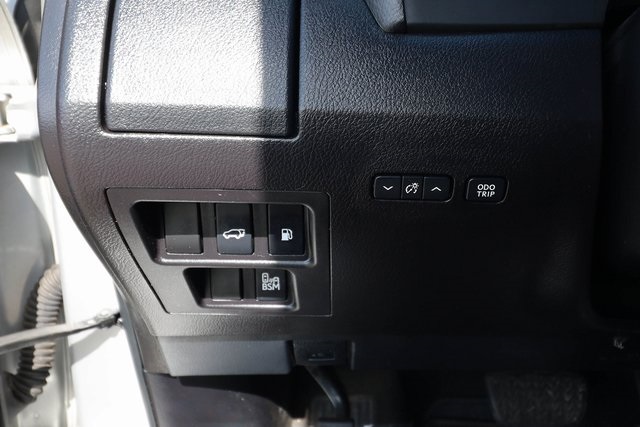 Vehicle image 48 of 78