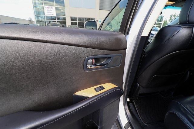 Vehicle image 34 of 78