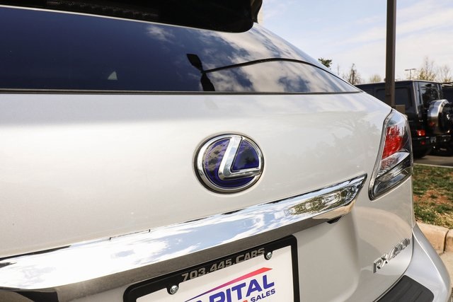 Vehicle image 18 of 78