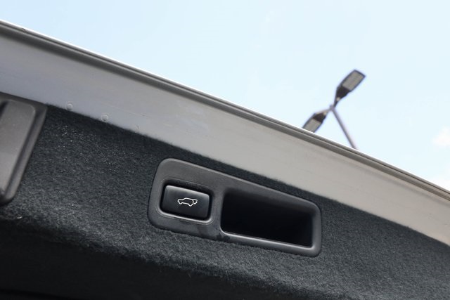 Vehicle image 37 of 78