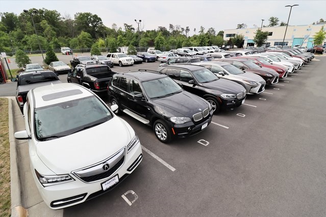 Vehicle image 76 of 78