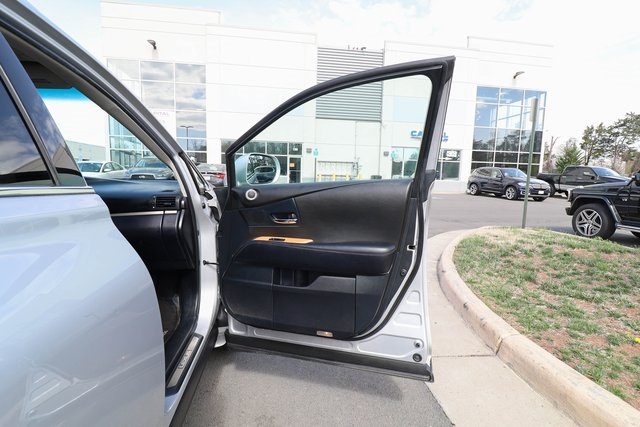 Vehicle image 40 of 78