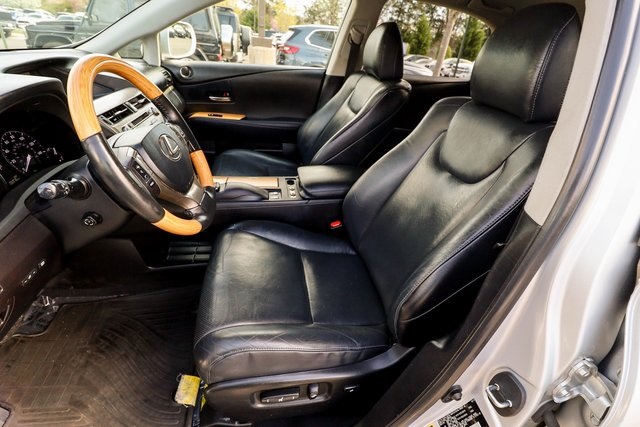 Vehicle image 26 of 78