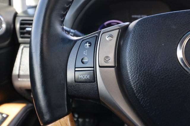 Vehicle image 51 of 78