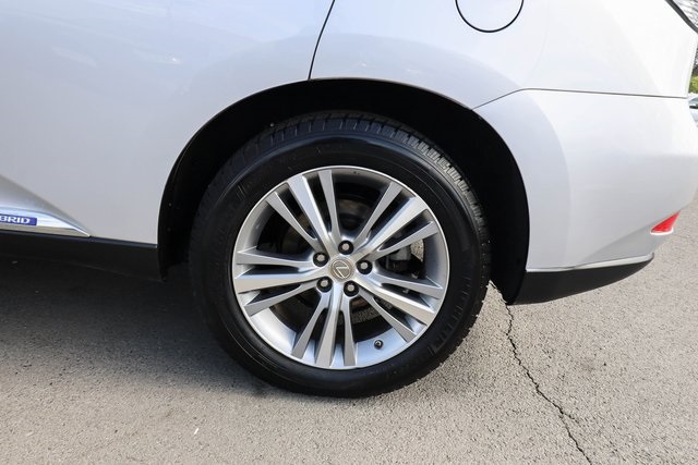 Vehicle image 23 of 78