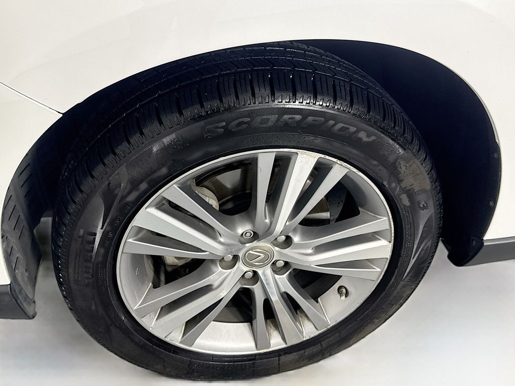 Vehicle image 40 of 41