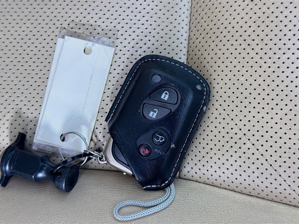Vehicle image 38 of 41
