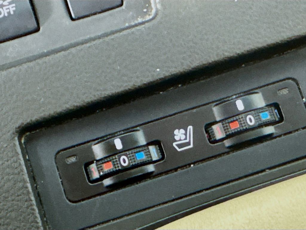 Vehicle image 24 of 41