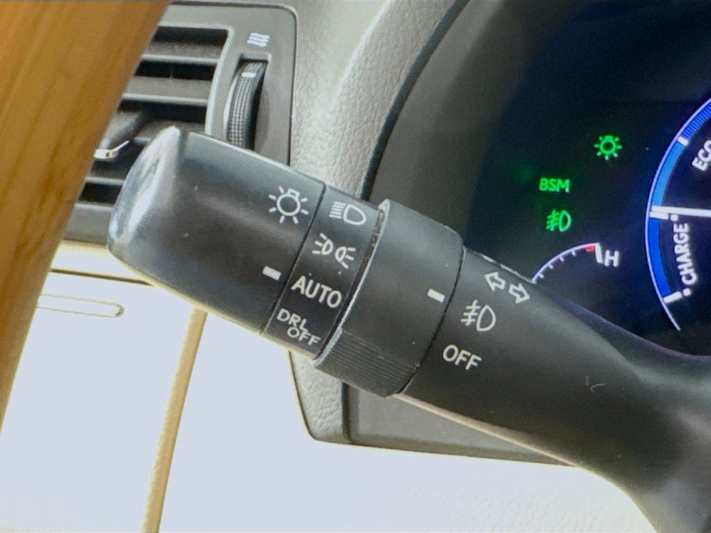 Vehicle image 12 of 41