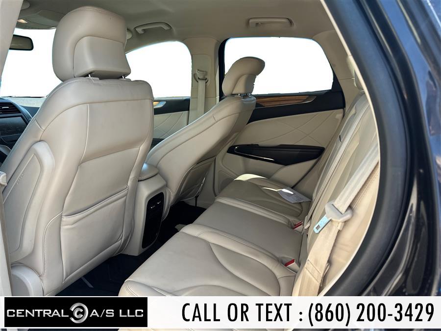 Vehicle image 10 of 20