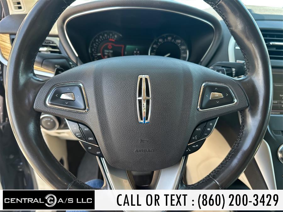 Vehicle image 18 of 20