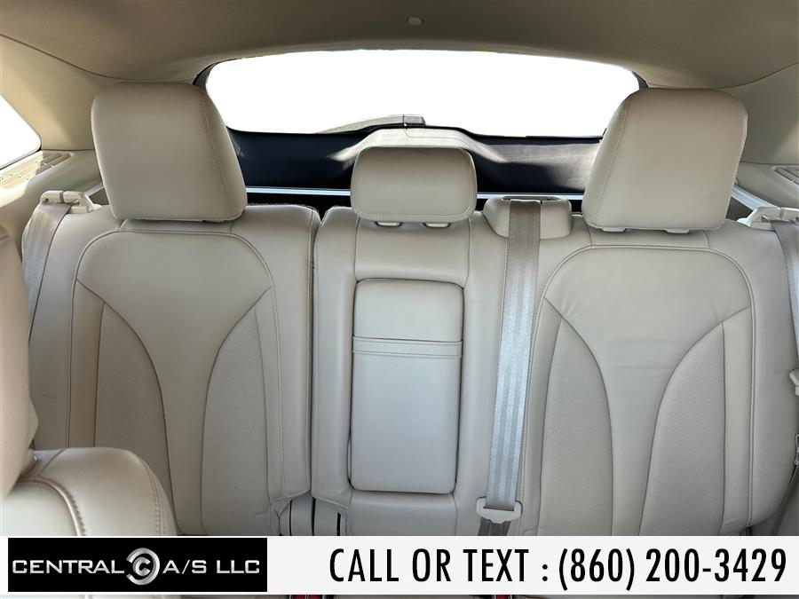 Vehicle image 9 of 20