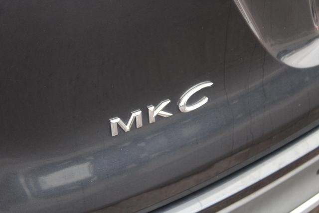 Vehicle image 8 of 33
